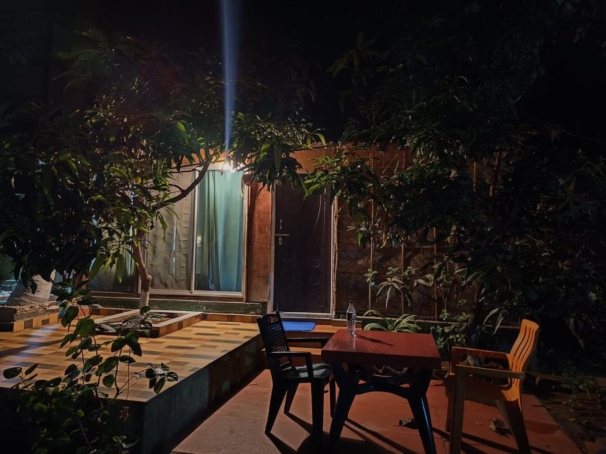 Lotus Riya Home Stay Hampi Zewnętrze zdjęcie